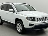 Used 2017 Jeep Compass Latitude image 3