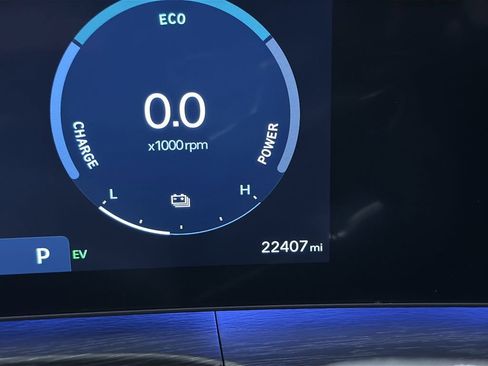 Used 2025 Hyundai Santa Fe Limited image 25