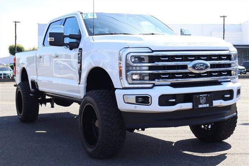 Used 2024 Ford F250 Platinum AWD/4WD image 8