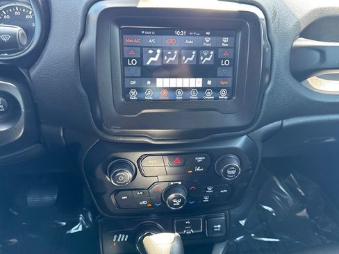 Used 2021 Jeep Renegade Sport w/ Sport Appearance Group AWD/4WD image 17
