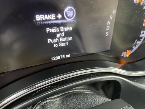 Used 2014 Jeep Grand Cherokee Limited w/ Luxury Group II image 4