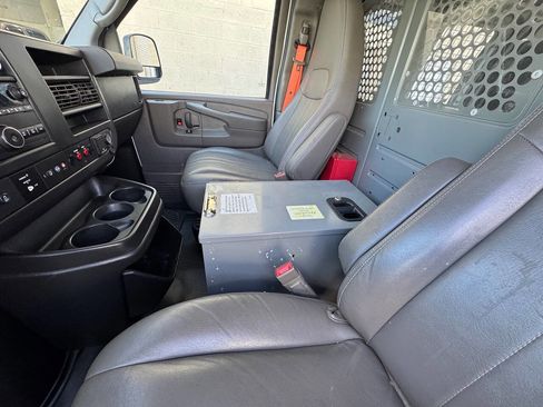 Used 2015 Chevrolet Express 2500 2500 3dr Cargo Van w/1WT image 15