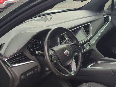 Used 2022 Buick Enclave Avenir image 10