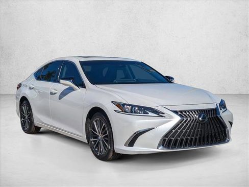 Certified 2024 Lexus ES 250 w/ Premium Package image 3