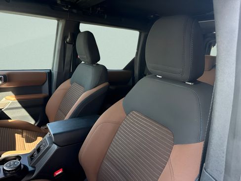 Used 2021 Ford Bronco Outer Banks AWD/4WD image 17