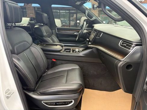 Used 2024 Jeep Grand Wagoneer Series I w/ Rear Seat Video Group 1 AWD/4WD image 23
