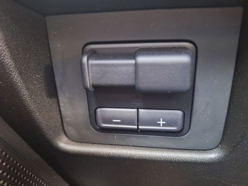 Used 2025 Chevrolet Colorado ZR2 AWD/4WD image 22