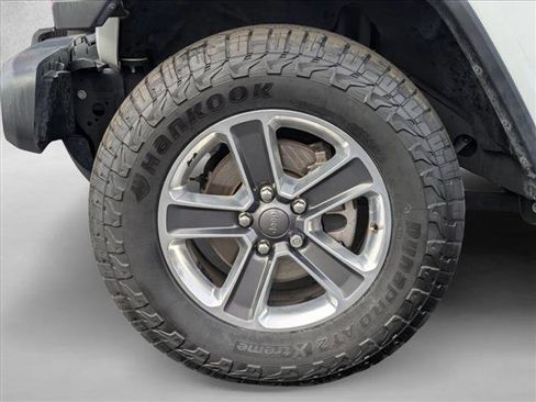 Used 2018 Jeep Wrangler Unlimited Sahara image 22