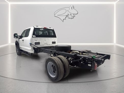 New 2026 Ford F550 4x4 SuperCab Super Duty image 4