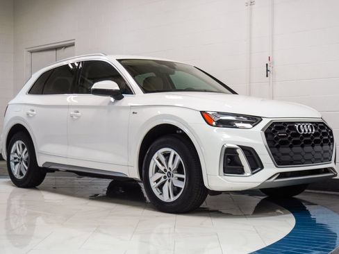 Used 2023 Audi Q5 2.0T Premium w/ Convenience Package AWD/4WD image 5