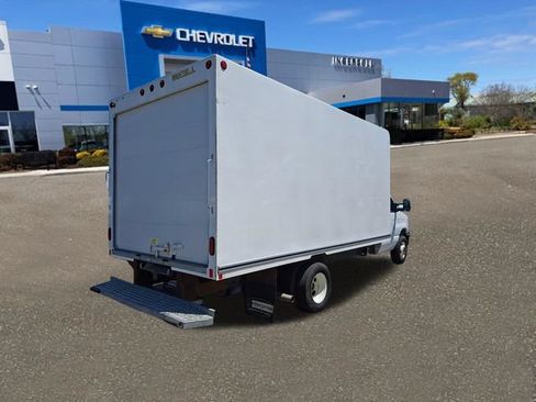 Used 2024 Ford E-450 and Econoline 450 Super Duty RWD image 25
