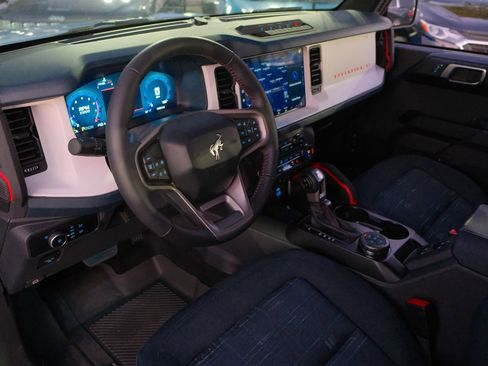 Used 2025 Ford Bronco Heritage Edition image 12