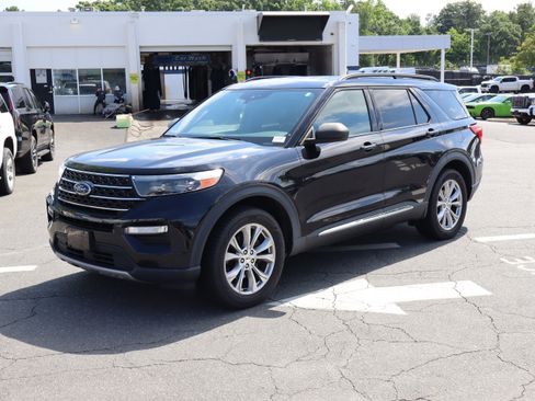 Used 2020 Ford Explorer XLT w/ Equipment Group 202A AWD/4WD image 5