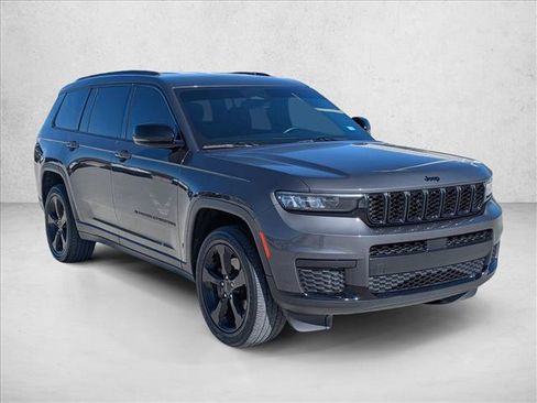 Used 2021 Jeep Grand Cherokee L Laredo image 3