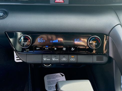 New 2026 Hyundai Elantra Sport image 12