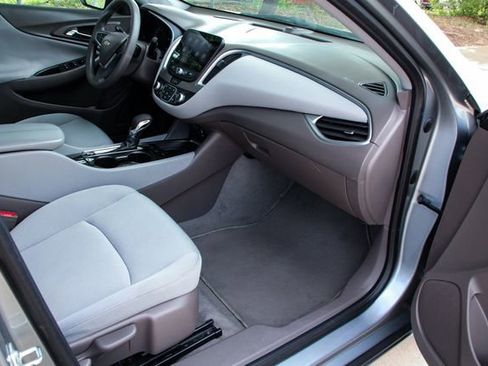 Used 2024 Chevrolet Malibu LT image 28