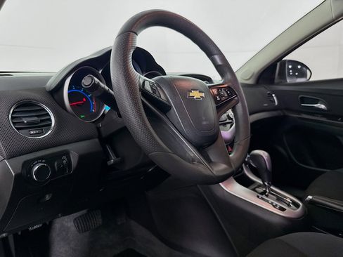 Used 2016 Chevrolet Cruze LT w/ Technology Package image 21