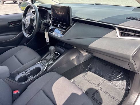 Used 2025 Toyota Corolla LE FWD image 35