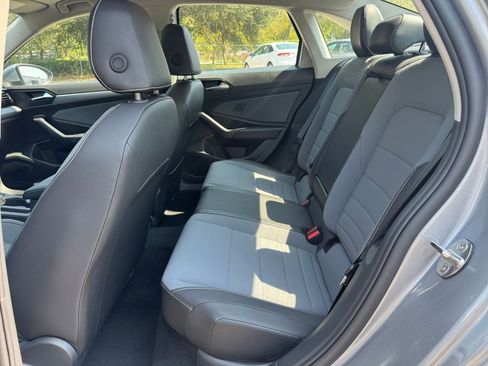 Used 2025 Volkswagen Jetta SE image 24