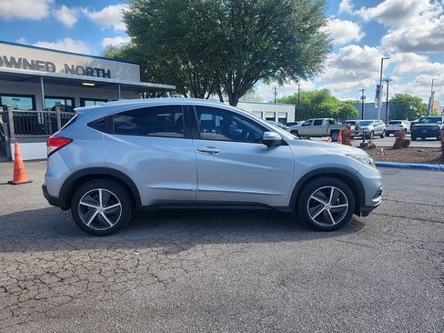 Used 2022 Honda HR-V EX image 2