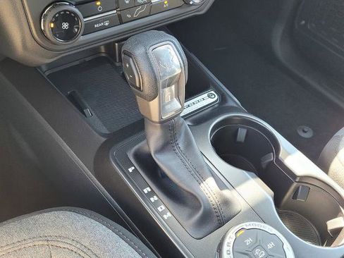 New 2025 Ford Bronco 4-Door image 23