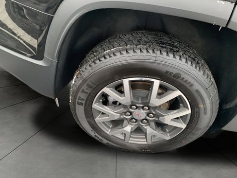 Used 2023 GMC Acadia SLE w/ Driver Convenience Package image 37