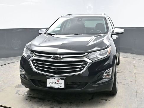 Used 2020 Chevrolet Equinox Premier image 2