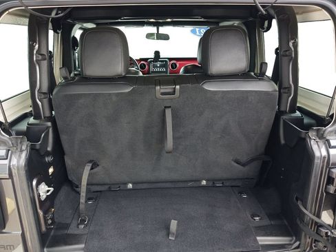 Used 2021 Jeep Wrangler Rubicon AWD/4WD image 13