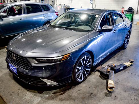 Used 2023 Honda Accord Touring image 13