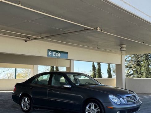 Used 2006 Mercedes-Benz E 500 Sedan image 3