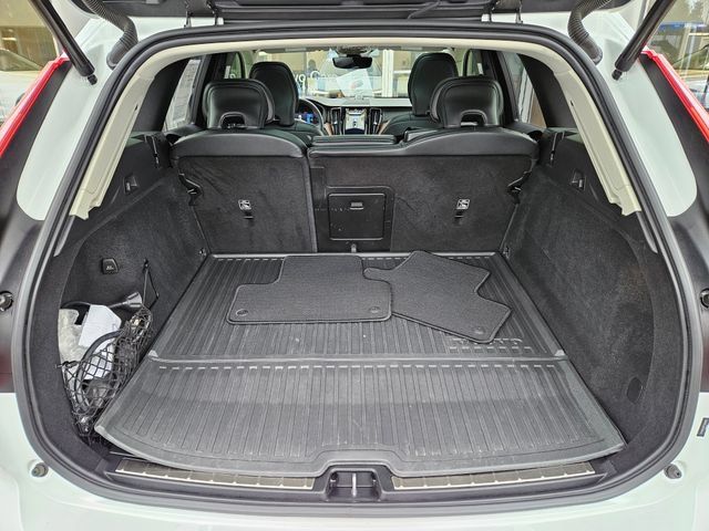Certified 2023 Volvo XC60 T8 Ultimate w/ Protection Package AWD/4WD image 11