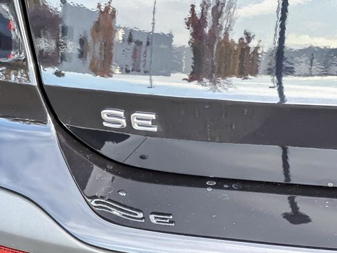 New 2026 Volkswagen Taos SE image 25