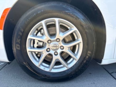 Used 2022 Chrysler Pacifica Touring-L FWD image 11