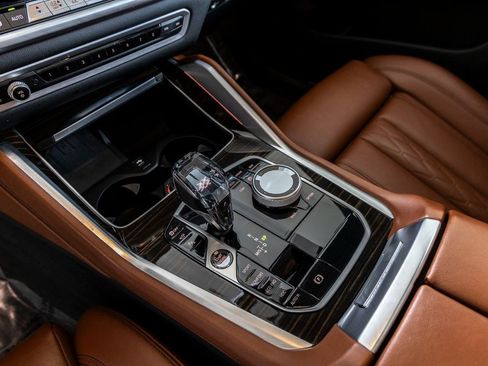 Used 2023 BMW X6 xDrive40i w/ M Sport Package image 18