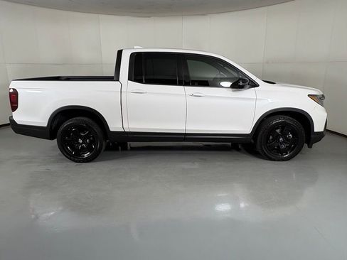 Used 2025 Honda Ridgeline Black Edition image 9