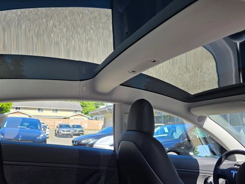 Used 2018 Tesla Model 3 Long Range AWD/4WD image 15