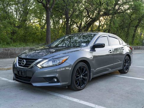 Used 2017 Nissan Altima 2.5 SR w/ Midnight Edition Package image 5