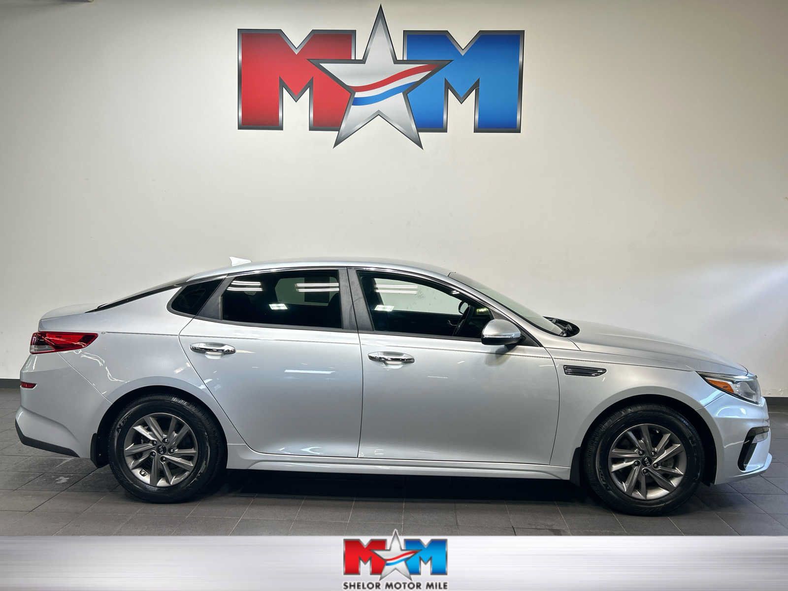 Used 2020 Kia Optima LX FWD image 1