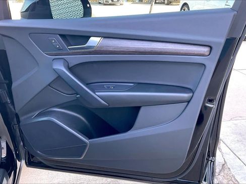 Used 2023 Audi Q5 2.0T Premium w/ Convenience Package image 22