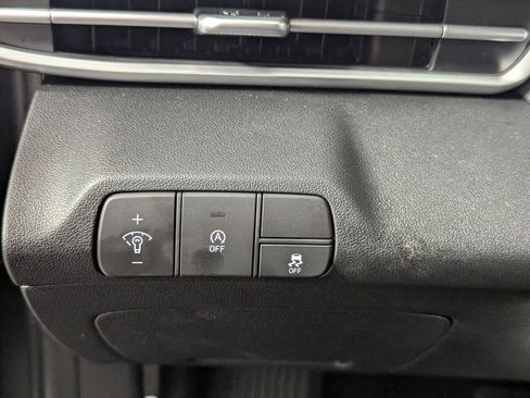 Certified 2025 Hyundai Elantra SE FWD image 15