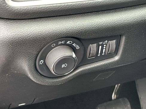 New 2026 Chrysler Pacifica Select FWD image 32