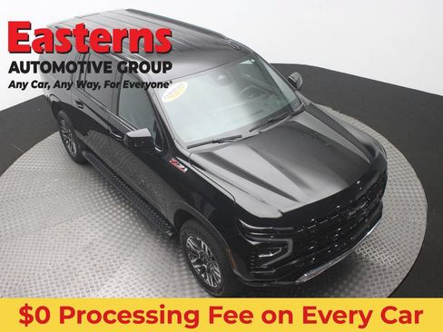 Used 2025 Chevrolet Suburban Z71 AWD/4WD image 3