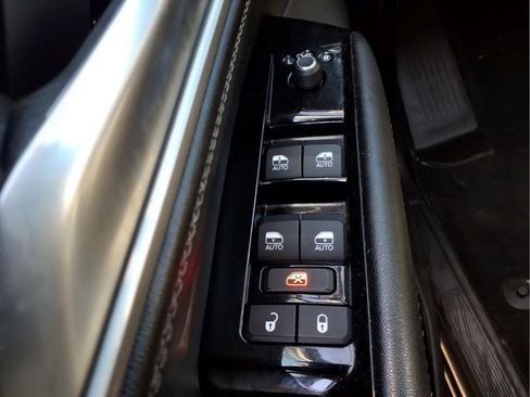 Used 2024 Jeep Wagoneer L Series III w/ Premium Group I AWD/4WD image 15