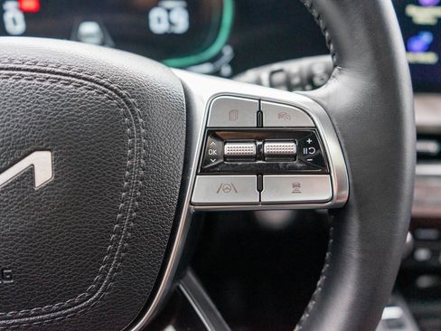 Used 2023 Kia Telluride EX w/ EX Captain's Chair Package image 21