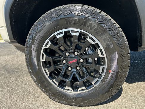 New 2026 GMC Canyon AT4 image 46