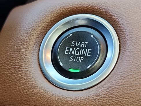 Used 2024 GMC Canyon AT4 w/ Technology Package image 20