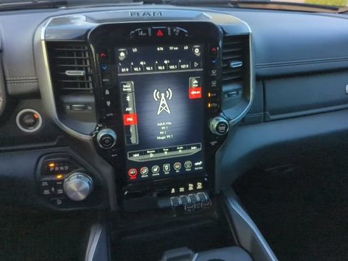 Used 2020 RAM 1500 Laramie AWD/4WD image 7