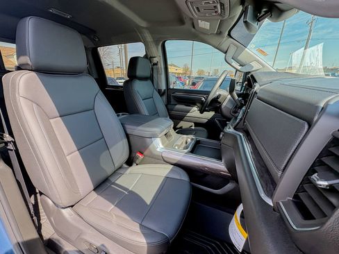 Used 2025 Chevrolet Silverado 2500 LTZ w/ LTZ Plus Package AWD/4WD image 24