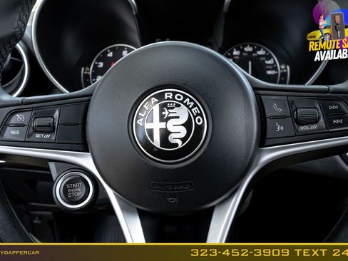 Used 2017 Alfa Romeo Giulia RWD image 24