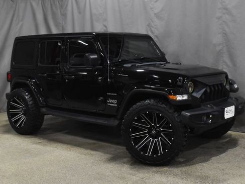 Used 2022 Jeep Wrangler Unlimited Sahara w/ Cold Weather Group image 4